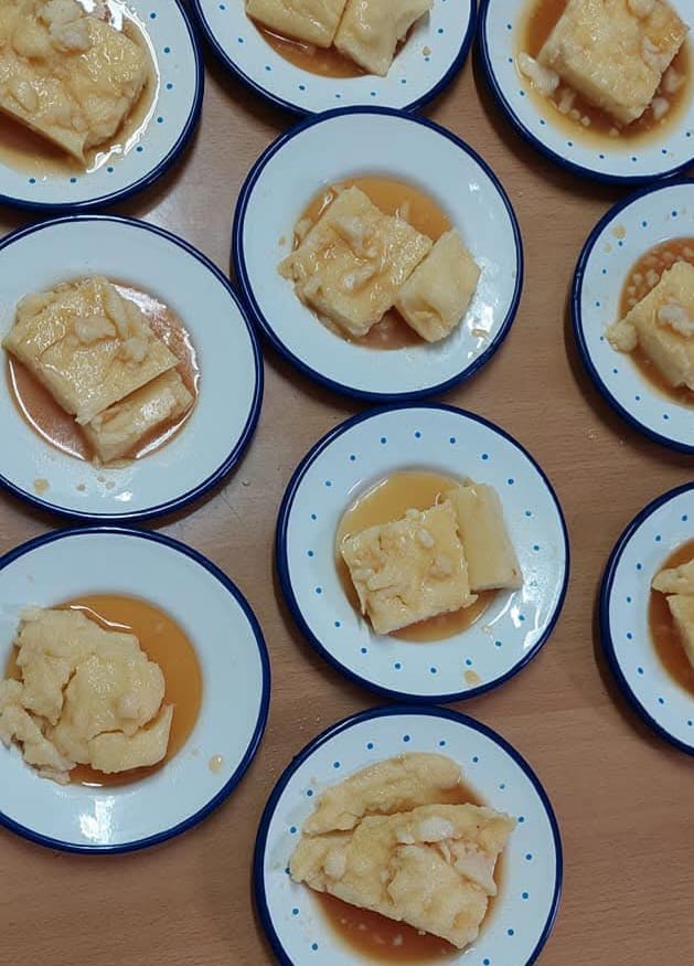 Dessert serving